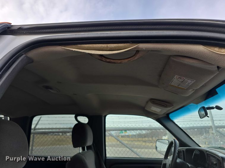 image for item FI0849 2007 Chevrolet Silverado 3500 Crew Cab pickup truck