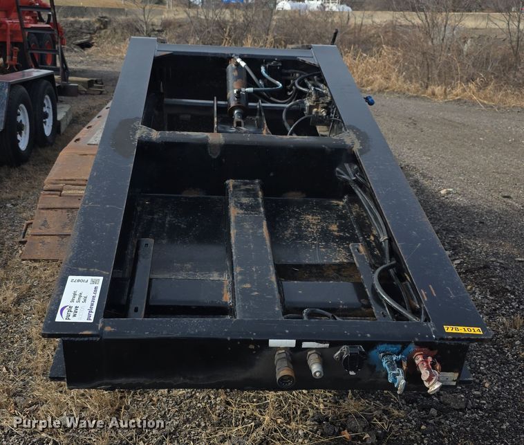 image for item FI0872 2004 Load King 553SS lowboy equipment trailer