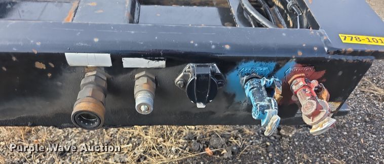 image for item FI0872 2004 Load King 553SS lowboy equipment trailer