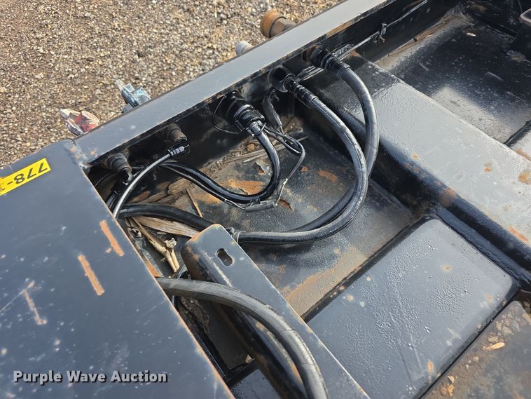 image for item FI0872 2004 Load King 553SS lowboy equipment trailer