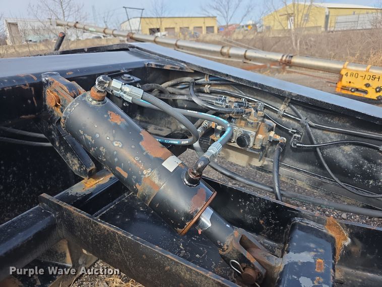 image for item FI0872 2004 Load King 553SS lowboy equipment trailer