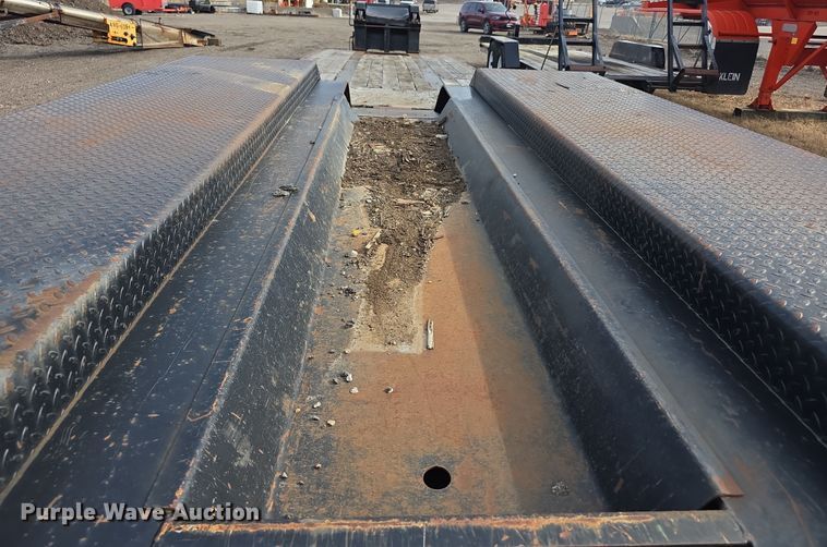 image for item FI0872 2004 Load King 553SS lowboy equipment trailer