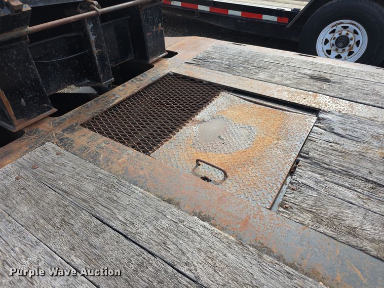 image for item FI0872 2004 Load King 553SS lowboy equipment trailer