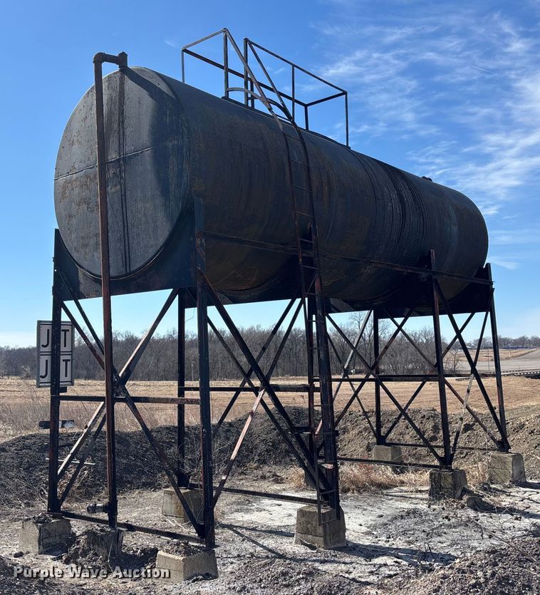 image for item FO3573 Asphalt storage tank
