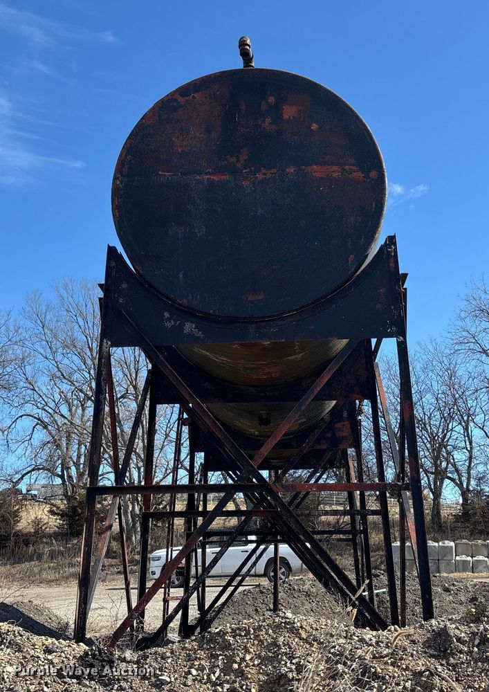 image for item FO3573 Asphalt storage tank