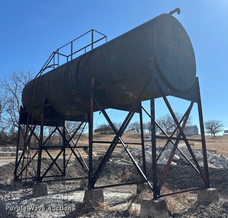 image for item FO3573 Asphalt storage tank