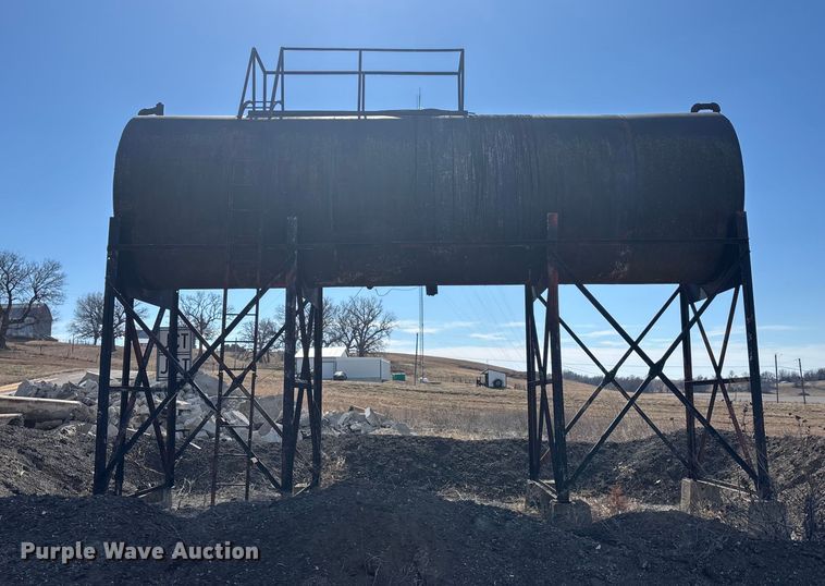 image for item FO3573 Asphalt storage tank