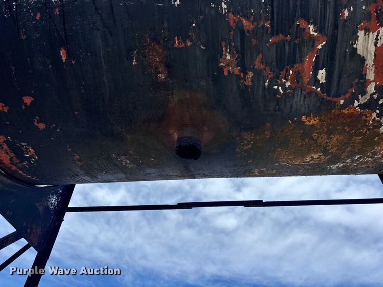 image for item FO3573 Asphalt storage tank