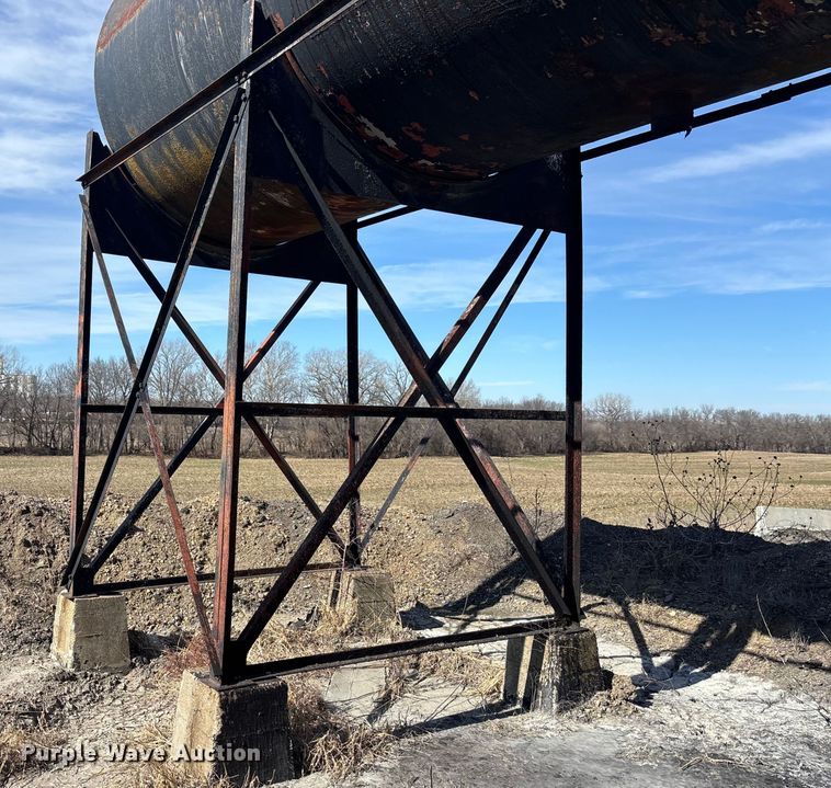 image for item FO3573 Asphalt storage tank