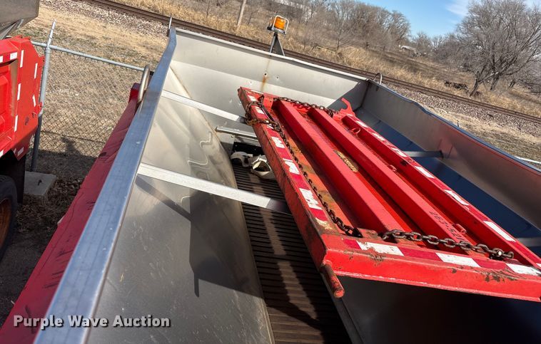 image for item NK9039 2009 Sterling L7500 Series dump truck