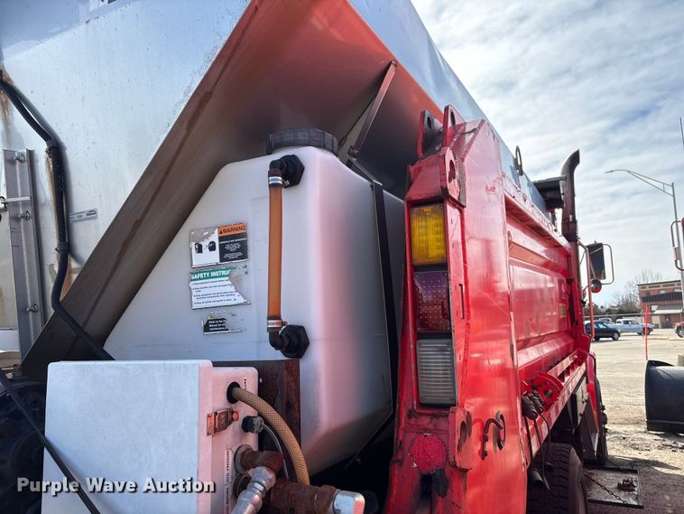 image for item NK9039 2009 Sterling L7500 Series dump truck