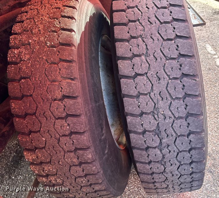 image for item NK9039 2009 Sterling L7500 Series dump truck