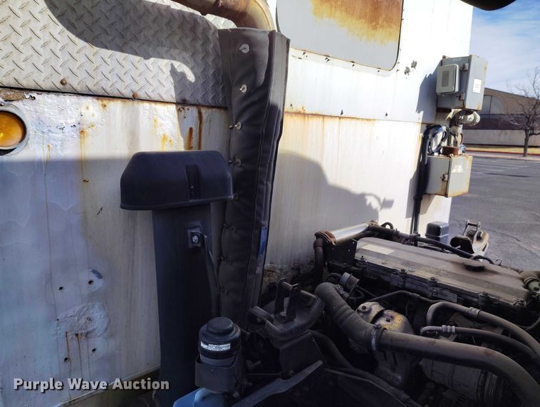 image for item DP4923 2005 Chevrolet W5500 utility / service truck