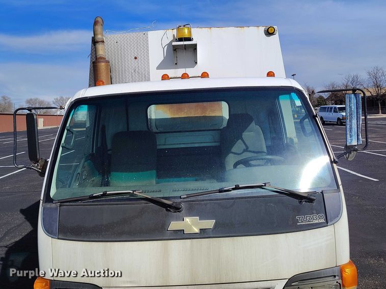 image for item DP4923 2005 Chevrolet W5500 utility / service truck