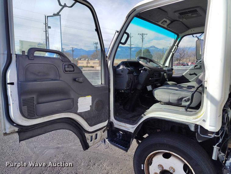 image for item DP4923 2005 Chevrolet W5500 utility / service truck