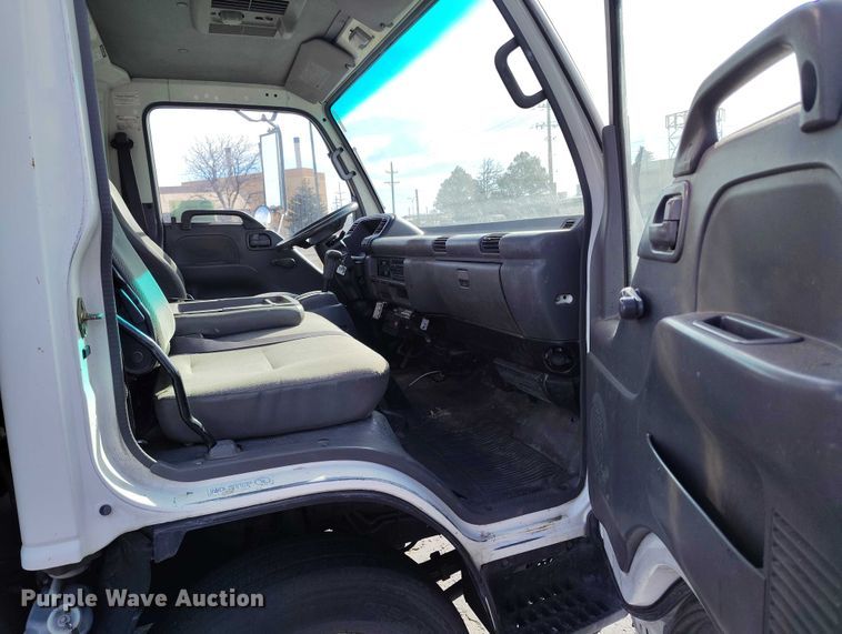 image for item DP4923 2005 Chevrolet W5500 utility / service truck