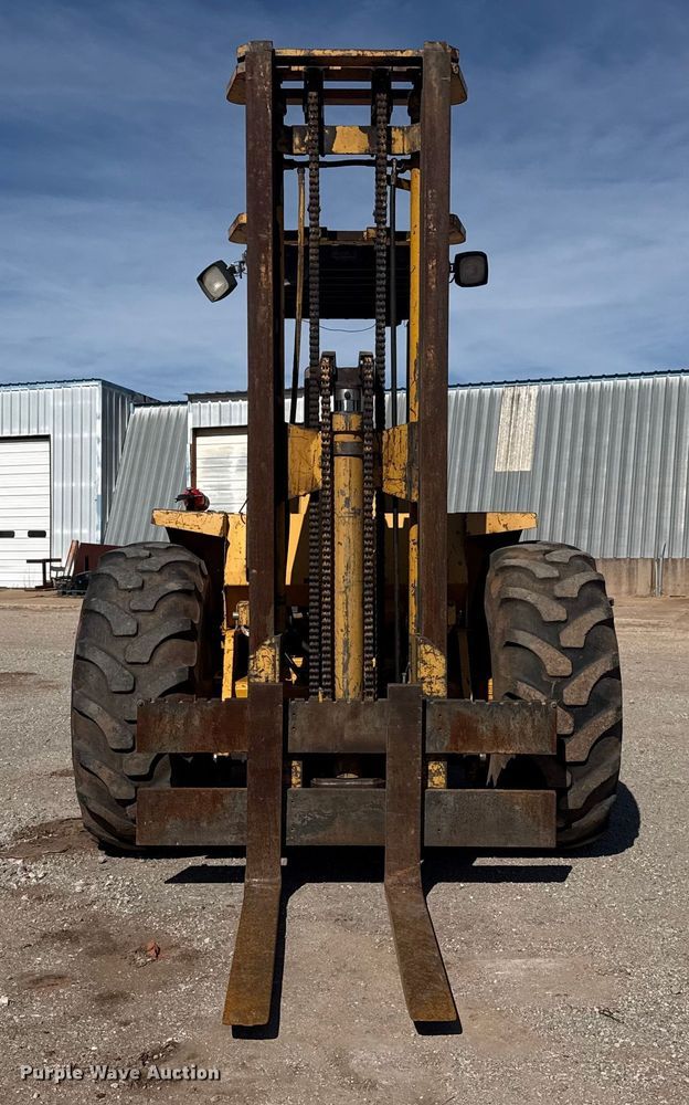 image for item DQ4256 John Deere 486E forklift