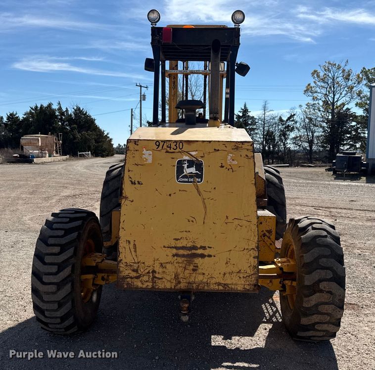 image for item DQ4256 John Deere 486E forklift