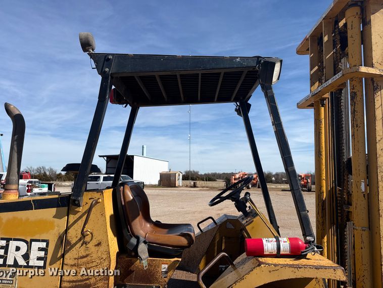 image for item DQ4256 John Deere 486E forklift