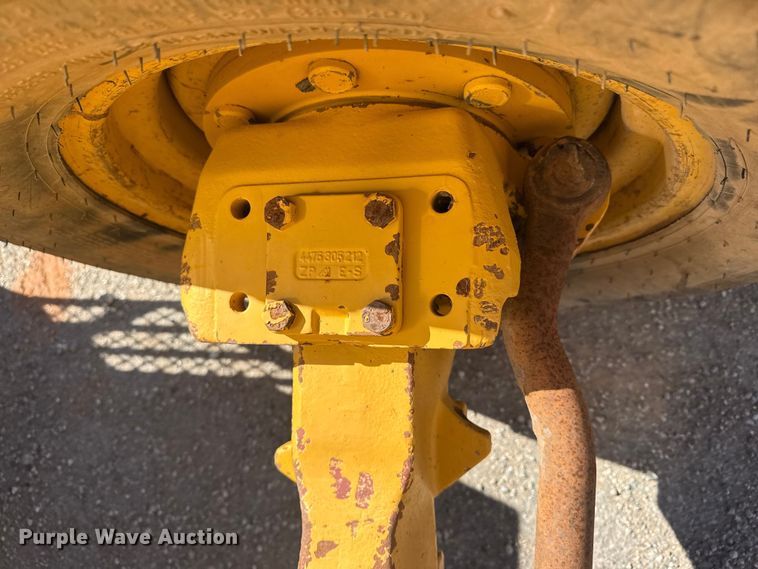 image for item DQ4256 John Deere 486E forklift