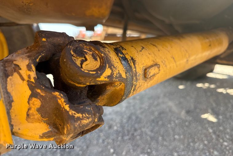 image for item DQ4256 John Deere 486E forklift