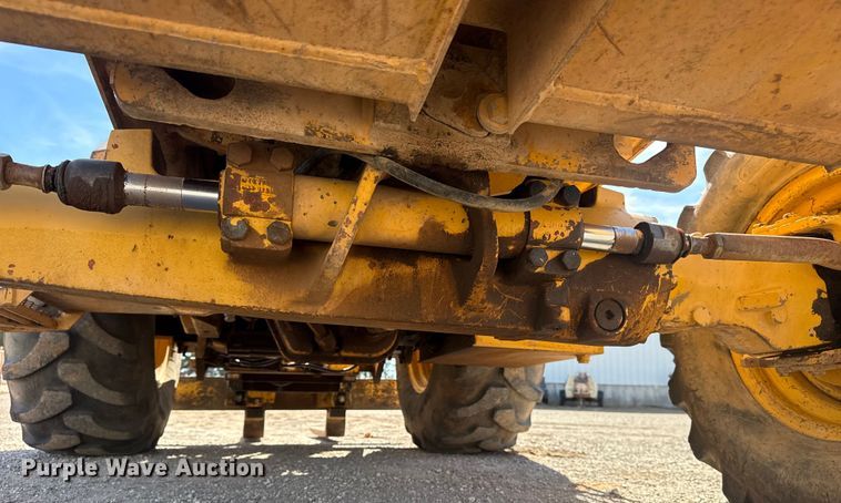 image for item DQ4256 John Deere 486E forklift