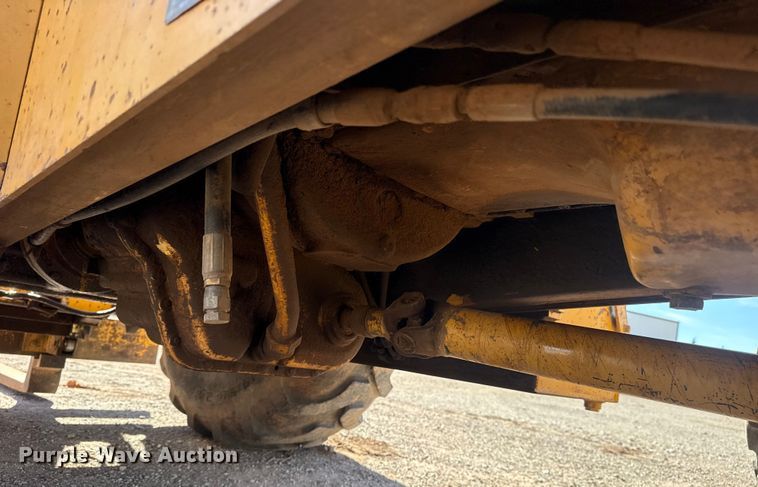 image for item DQ4256 John Deere 486E forklift