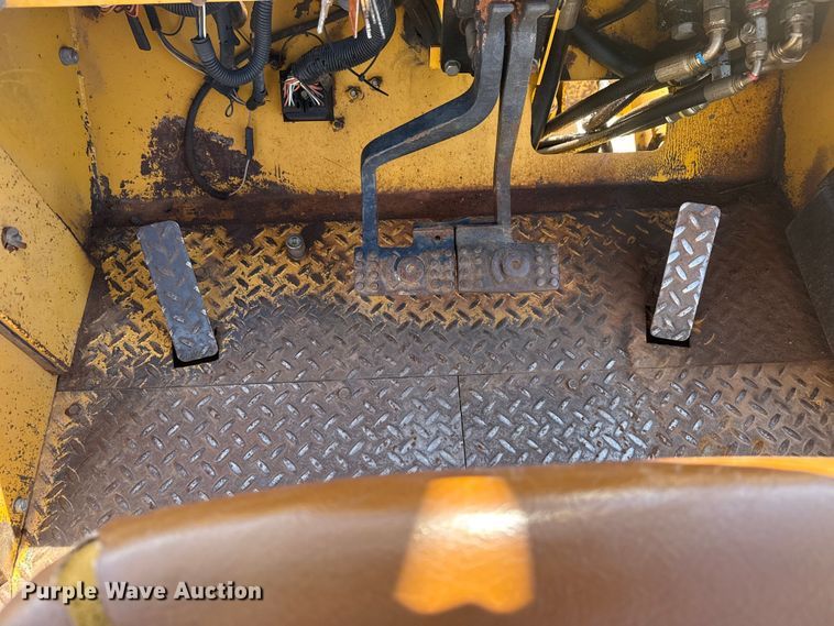 image for item DQ4256 John Deere 486E forklift