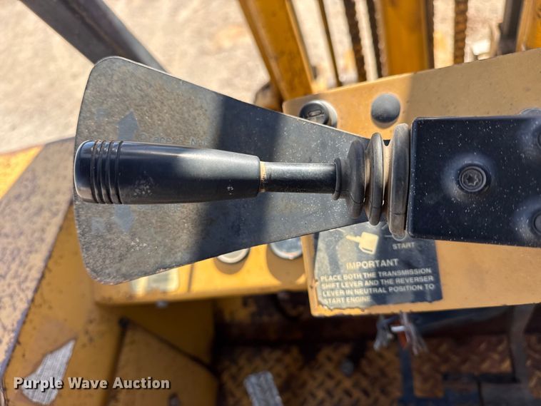 image for item DQ4256 John Deere 486E forklift