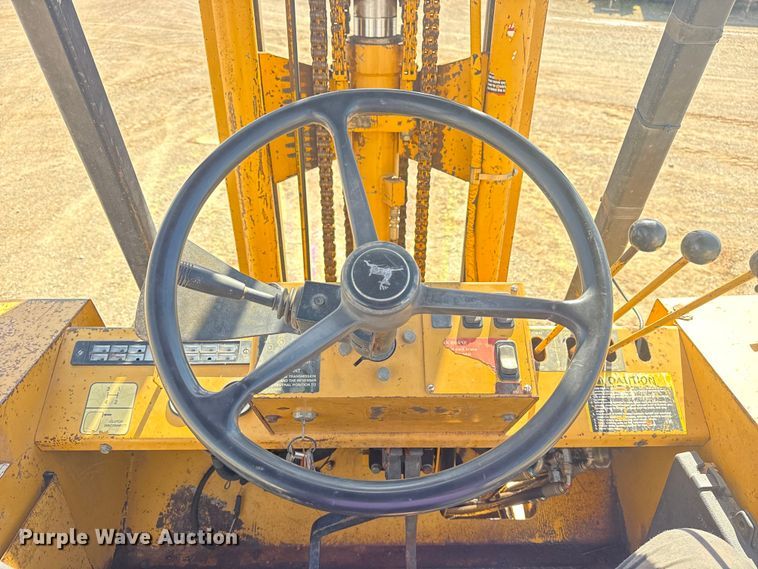 image for item DQ4256 John Deere 486E forklift