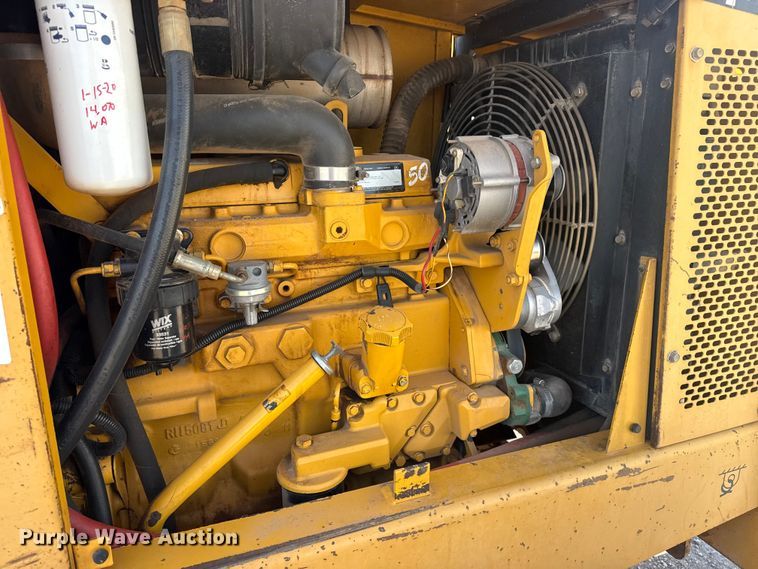 image for item DQ4256 John Deere 486E forklift