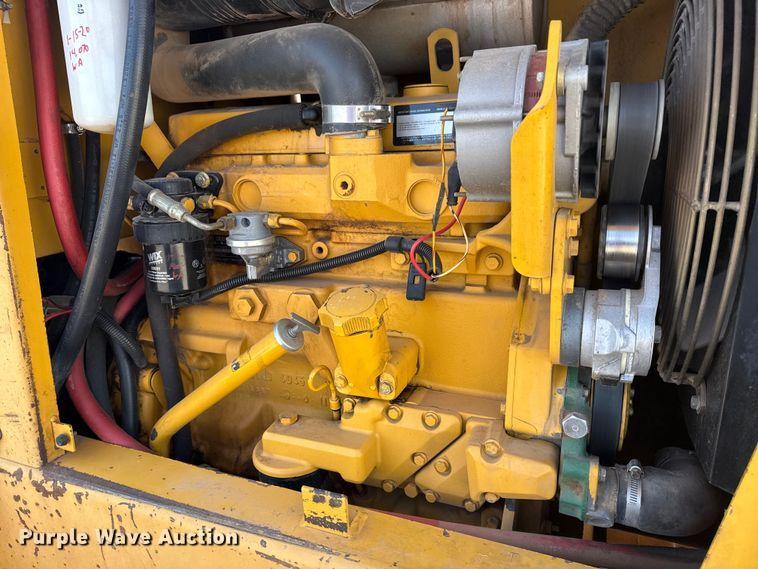 image for item DQ4256 John Deere 486E forklift