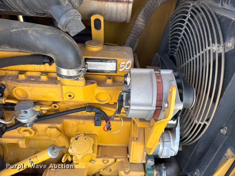 image for item DQ4256 John Deere 486E forklift