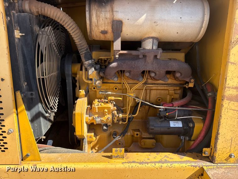 image for item DQ4256 John Deere 486E forklift