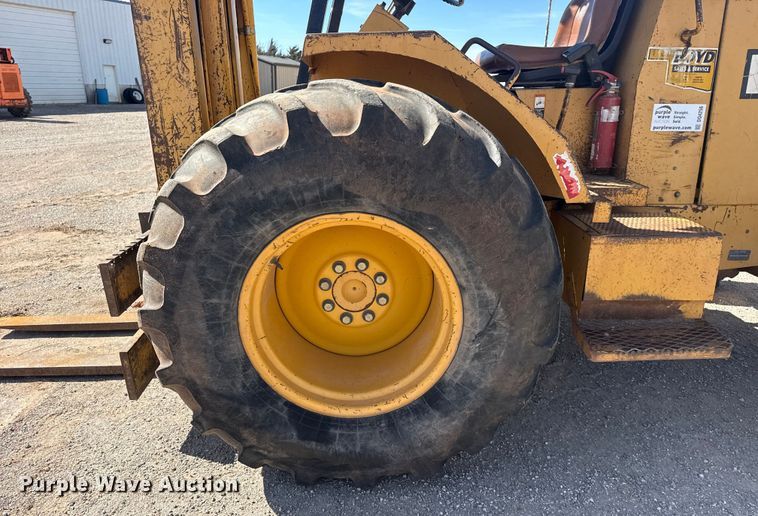 image for item DQ4256 John Deere 486E forklift