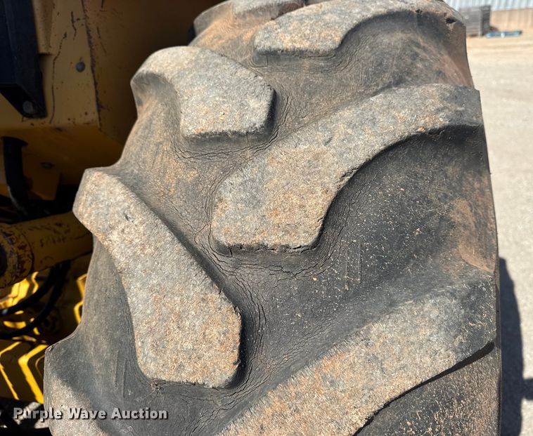 image for item DQ4256 John Deere 486E forklift