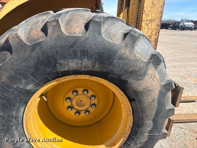 image for item DQ4256 John Deere 486E forklift