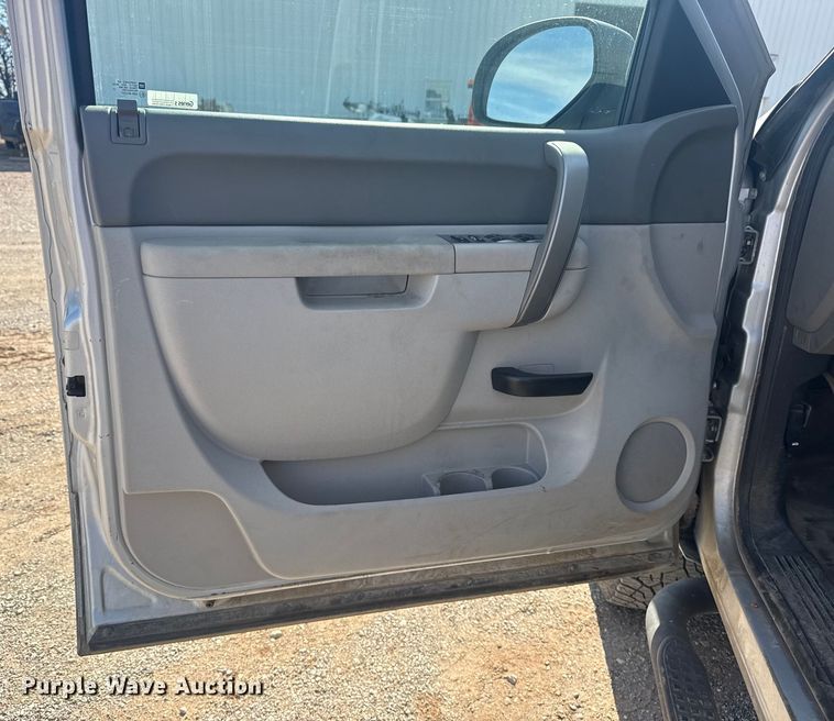 image for item DQ4261 2012 GMC Sierra 1500 Ext. Cab pickup truck