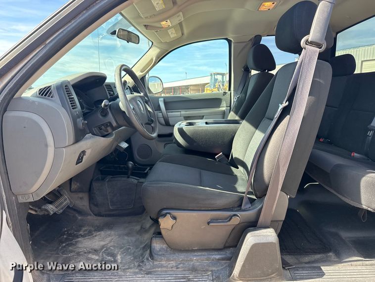 image for item DQ4261 2012 GMC Sierra 1500 Ext. Cab pickup truck