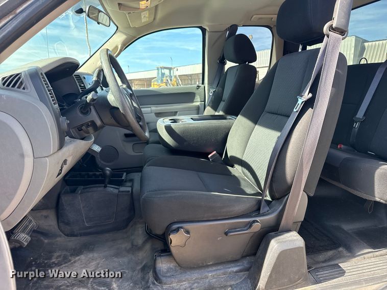 image for item DQ4261 2012 GMC Sierra 1500 Ext. Cab pickup truck