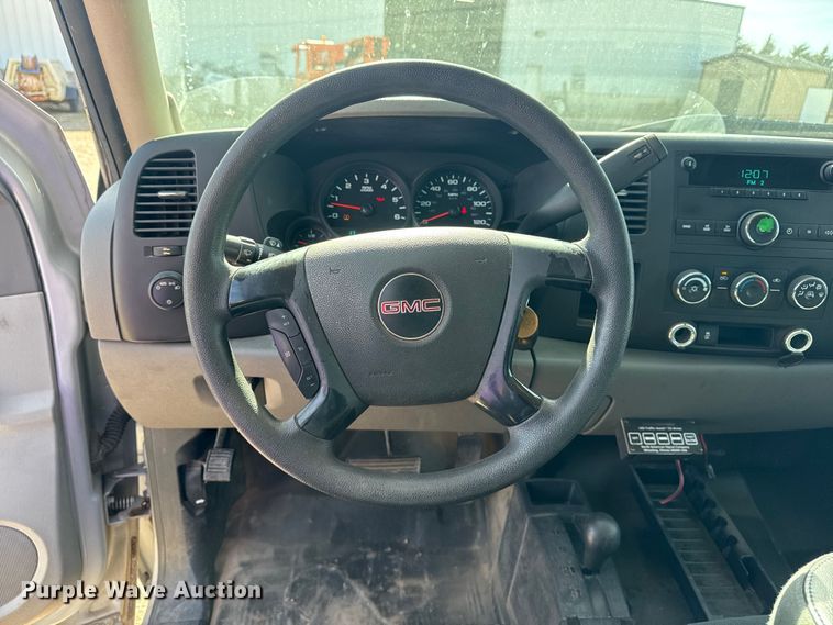 image for item DQ4261 2012 GMC Sierra 1500 Ext. Cab pickup truck