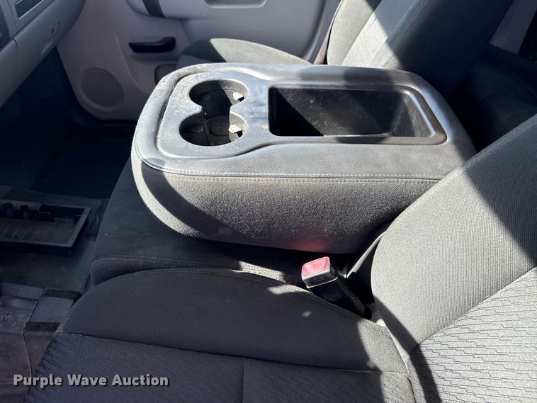 image for item DQ4261 2012 GMC Sierra 1500 Ext. Cab pickup truck