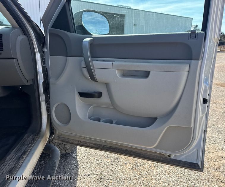 image for item DQ4261 2012 GMC Sierra 1500 Ext. Cab pickup truck