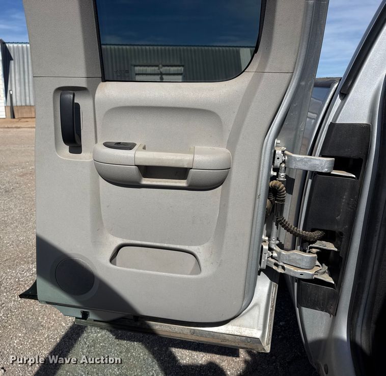 image for item DQ4261 2012 GMC Sierra 1500 Ext. Cab pickup truck