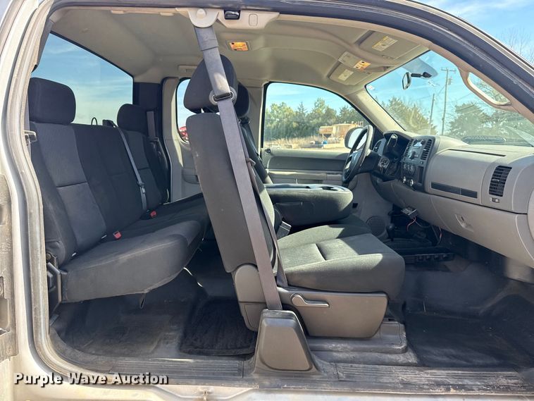 image for item DQ4261 2012 GMC Sierra 1500 Ext. Cab pickup truck