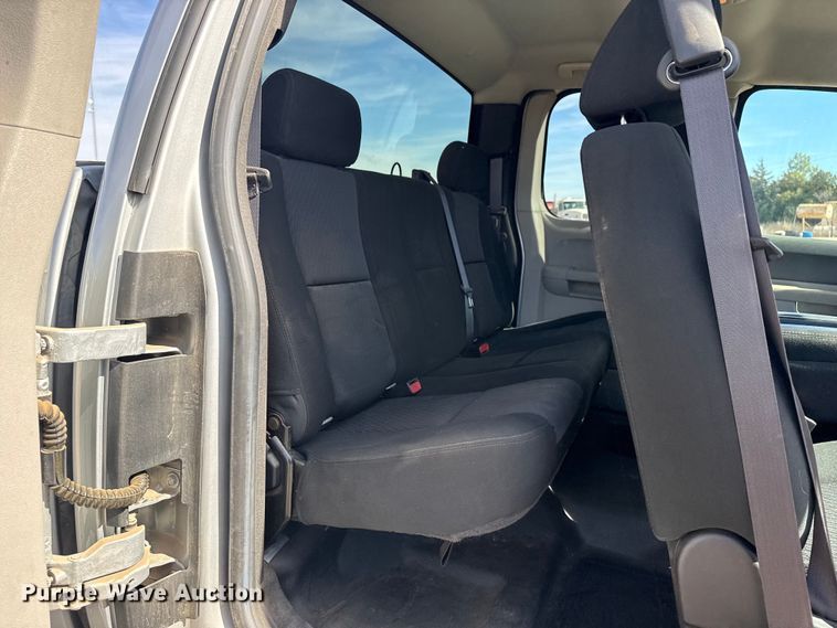 image for item DQ4261 2012 GMC Sierra 1500 Ext. Cab pickup truck