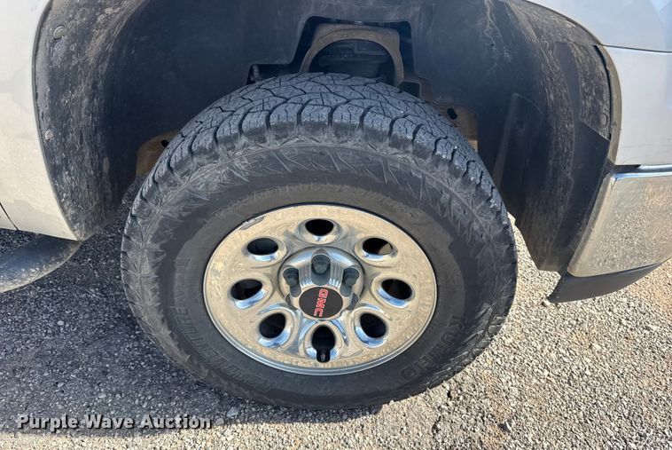 image for item DQ4261 2012 GMC Sierra 1500 Ext. Cab pickup truck