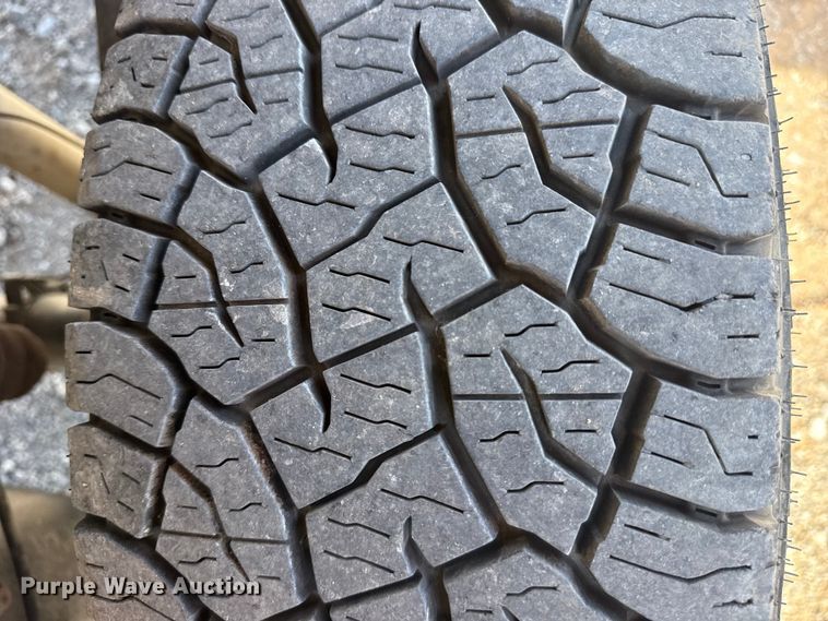 image for item DQ4261 2012 GMC Sierra 1500 Ext. Cab pickup truck