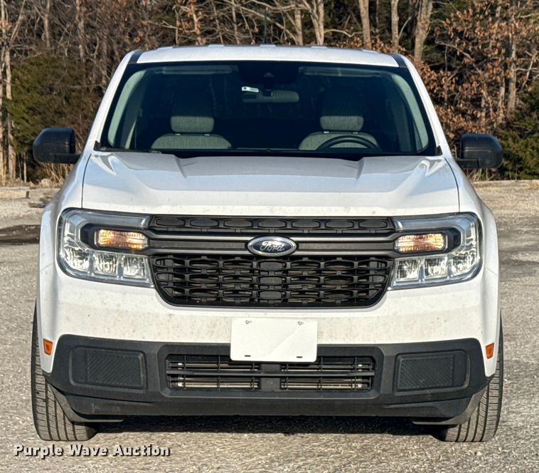 image for item DQ4265 2022 Ford Maverick XL Crew Cab pickup truck