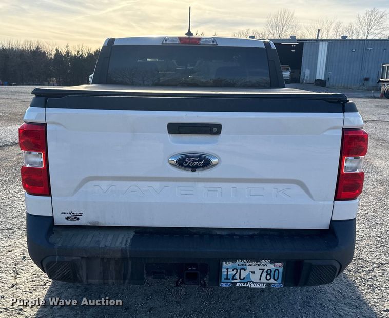 image for item DQ4265 2022 Ford Maverick XL Crew Cab pickup truck